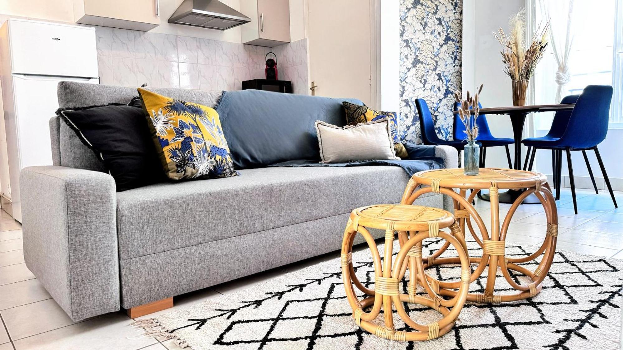 Suite Flamenco Oullins Luaran gambar